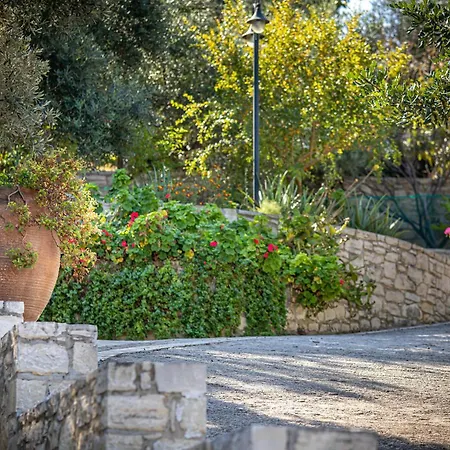 Dalabelos Estate - Traditional Agrotourism Complex מלון